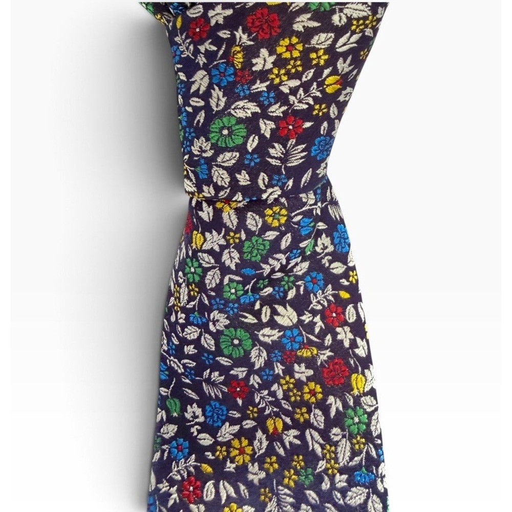 CHARLES TYRWHITT Men's Tie 100% Textured Floral Navy Necktie Designer London